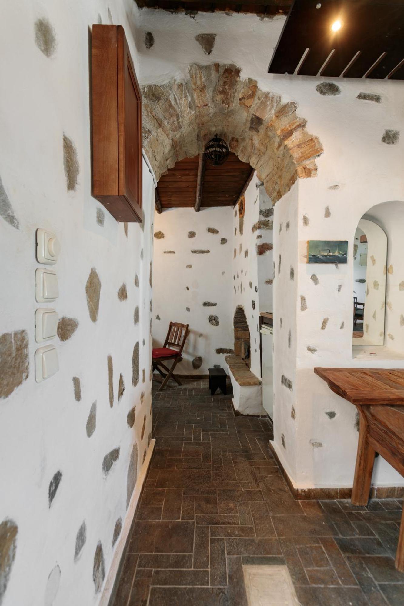Themed House "Castle Halaros" View 17Th Century Villa Glinado Naxos Exteriör bild