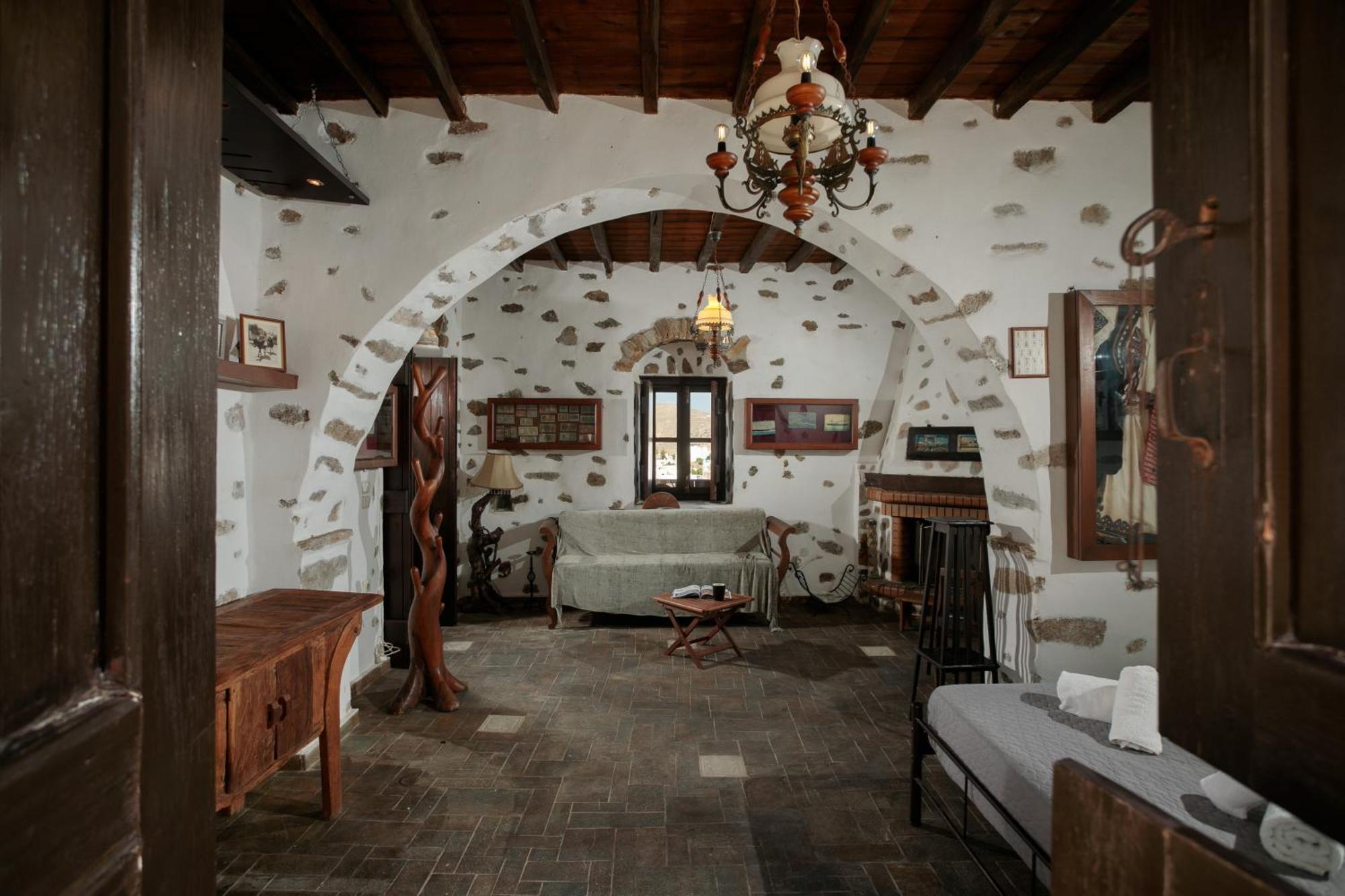 Themed House "Castle Halaros" View 17Th Century Villa Glinado Naxos Exteriör bild